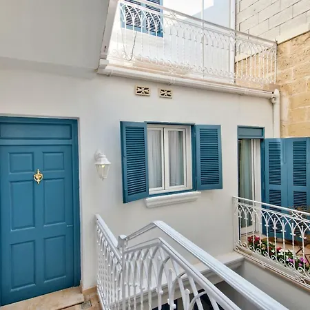 Julina Boutique Living Hotel Mosta Room photo