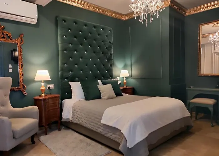 Julina Boutique Living