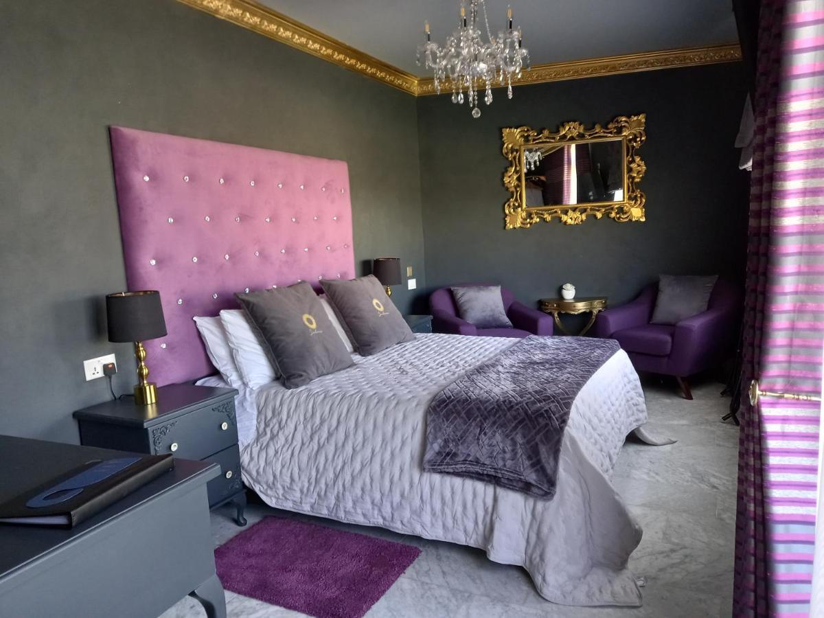 Julina Boutique Living 3*